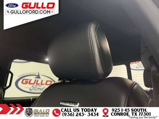 Certified 2019 Ford F250 Platinum w/ Platinum Ultimate Package AWD/4WD image 18
