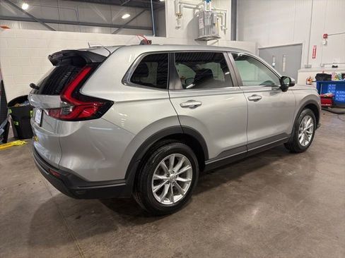 Used 2025 Honda CR-V EX image 5