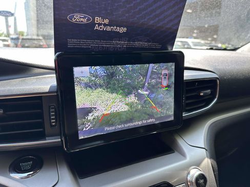 Certified 2022 Ford Explorer XLT w/ Equipment Group 202A AWD/4WD image 20