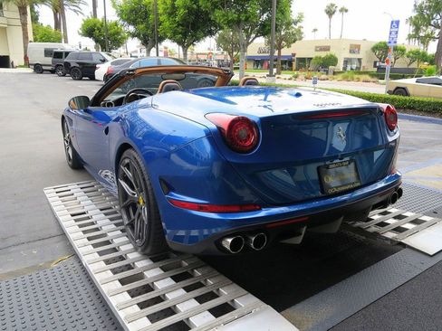 Used 2016 Ferrari California T RWD image 7