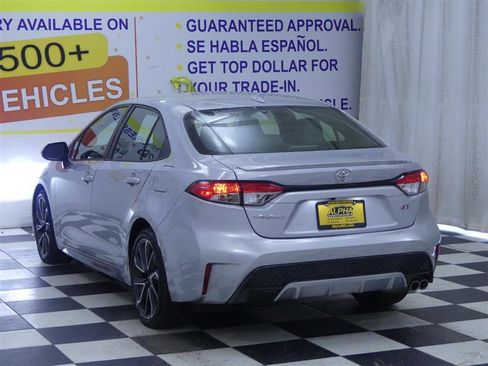 Used 2022 Toyota Corolla SE image 2