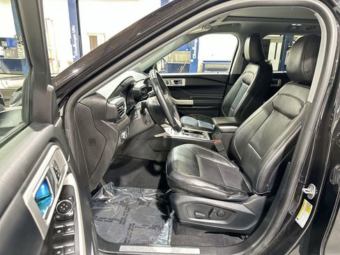 Used 2021 Ford Explorer Limited w/ Equipment Group 301A image 13