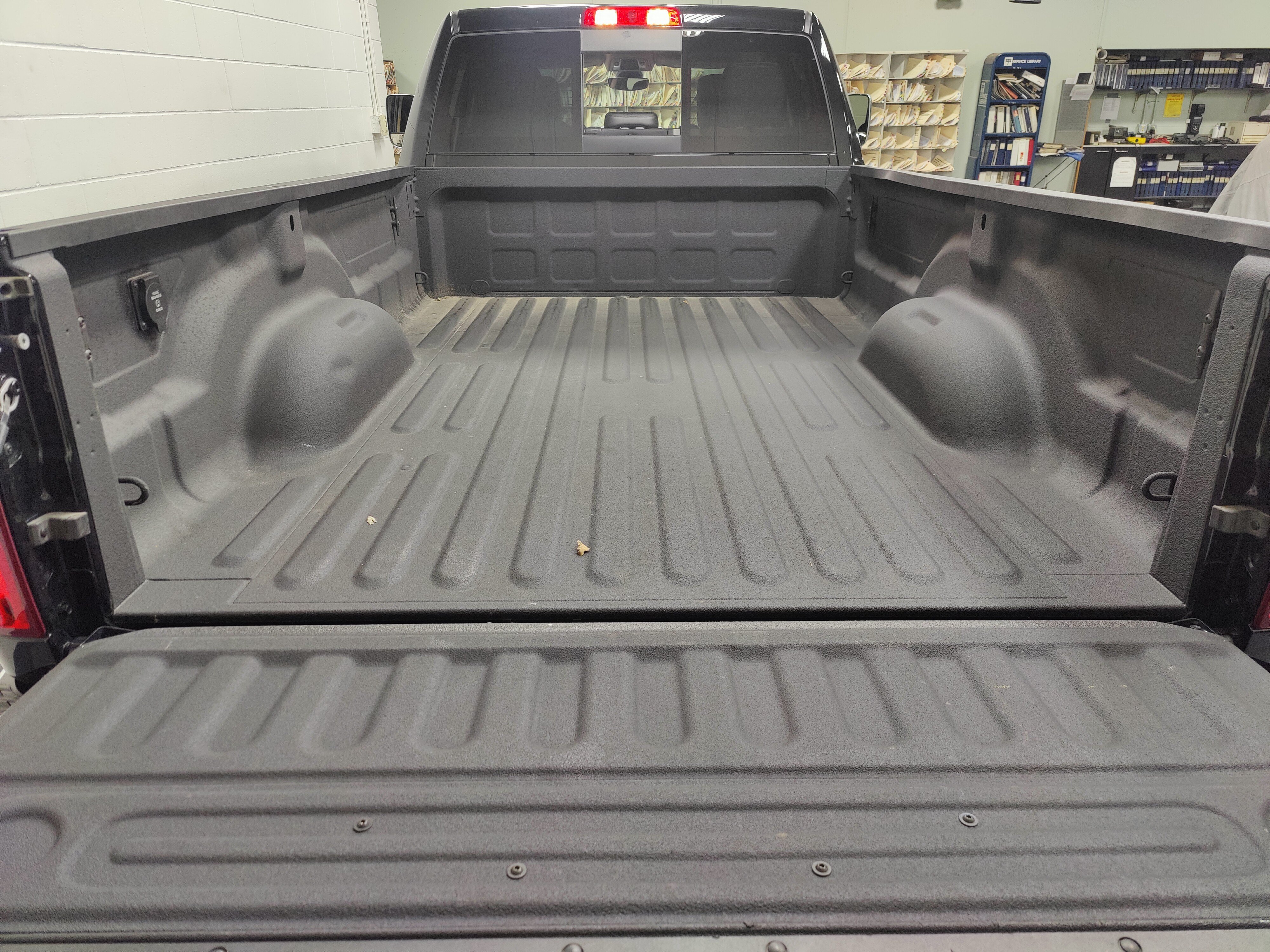 Used 2022 RAM 2500 Laramie AWD/4WD image 11
