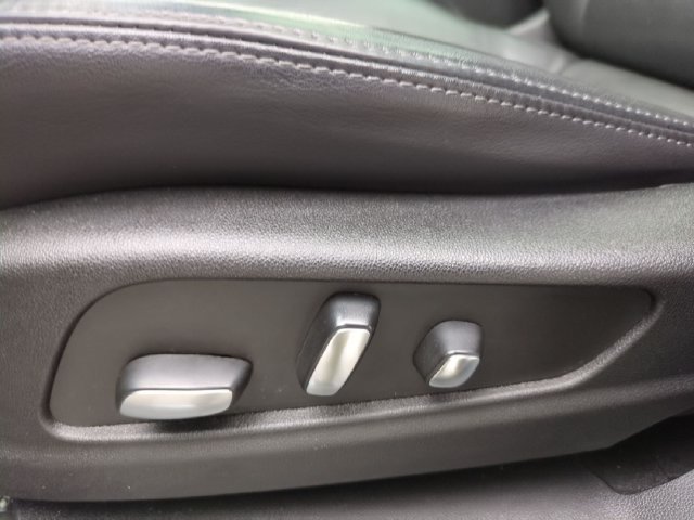 Used 2024 Cadillac XT6 Premium Luxury w/ LPO, Floor Liner Package FWD image 20