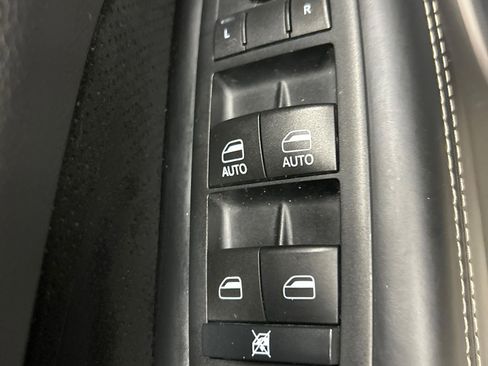 Used 2017 Jeep Grand Cherokee SRT AWD/4WD image 9