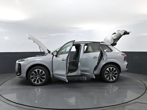 New 2026 Audi Q3 quattro 2.0T AWD/4WD image 33