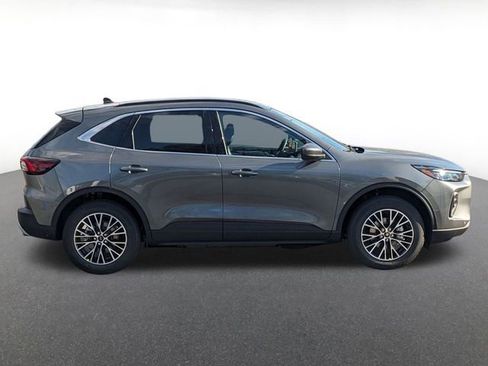 New 2026 Ford Escape SE w/ PHEV Premium Package image 2