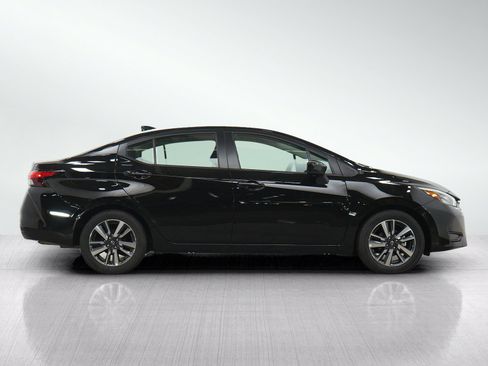 Used 2025 Nissan Versa SV FWD image 6