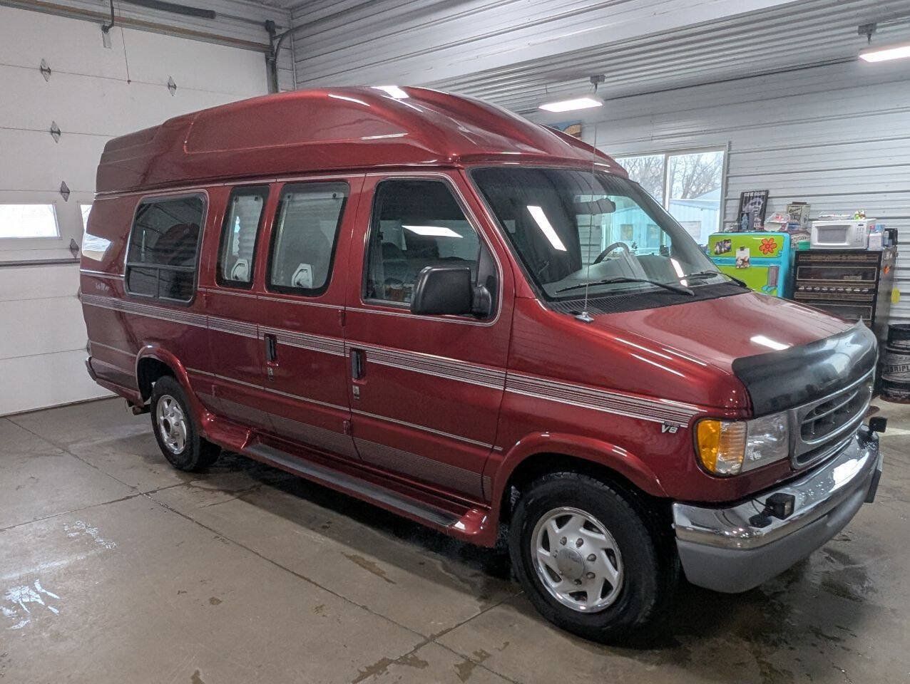 Used 1997 Ford E-250 and Econoline 250 Heavy-Duty Extended RWD image 3
