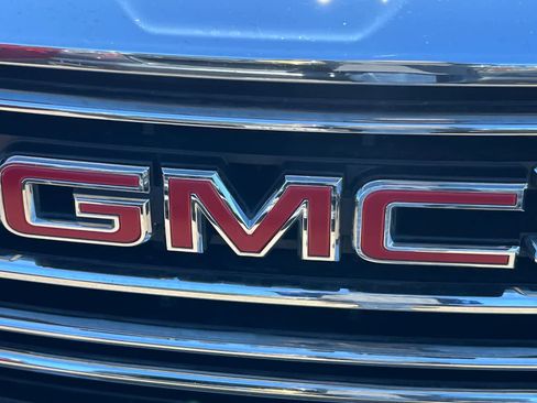 Used 2022 GMC Terrain SLT FWD image 13
