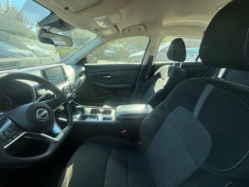 Certified 2025 Nissan Sentra SV FWD image 5