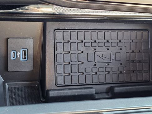 Used 2024 Ford F150 Lightning Platinum image 10