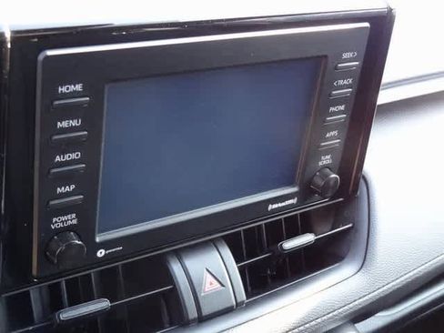 Used 2022 Toyota RAV4 XLE image 9