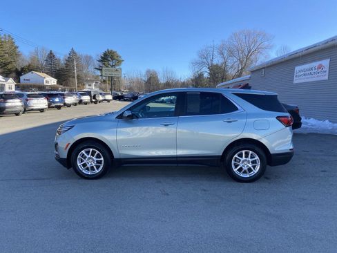 Used 2022 Chevrolet Equinox LT image 2