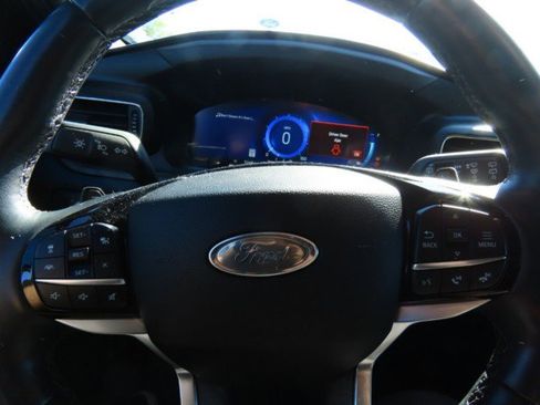 Used 2021 Ford Explorer Platinum w/ Equipment Group 601A image 27