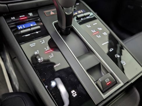 New 2026 Porsche Macan image 34