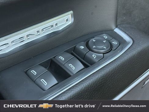 Used 2022 GMC Sierra 1500 Denali AWD/4WD image 25