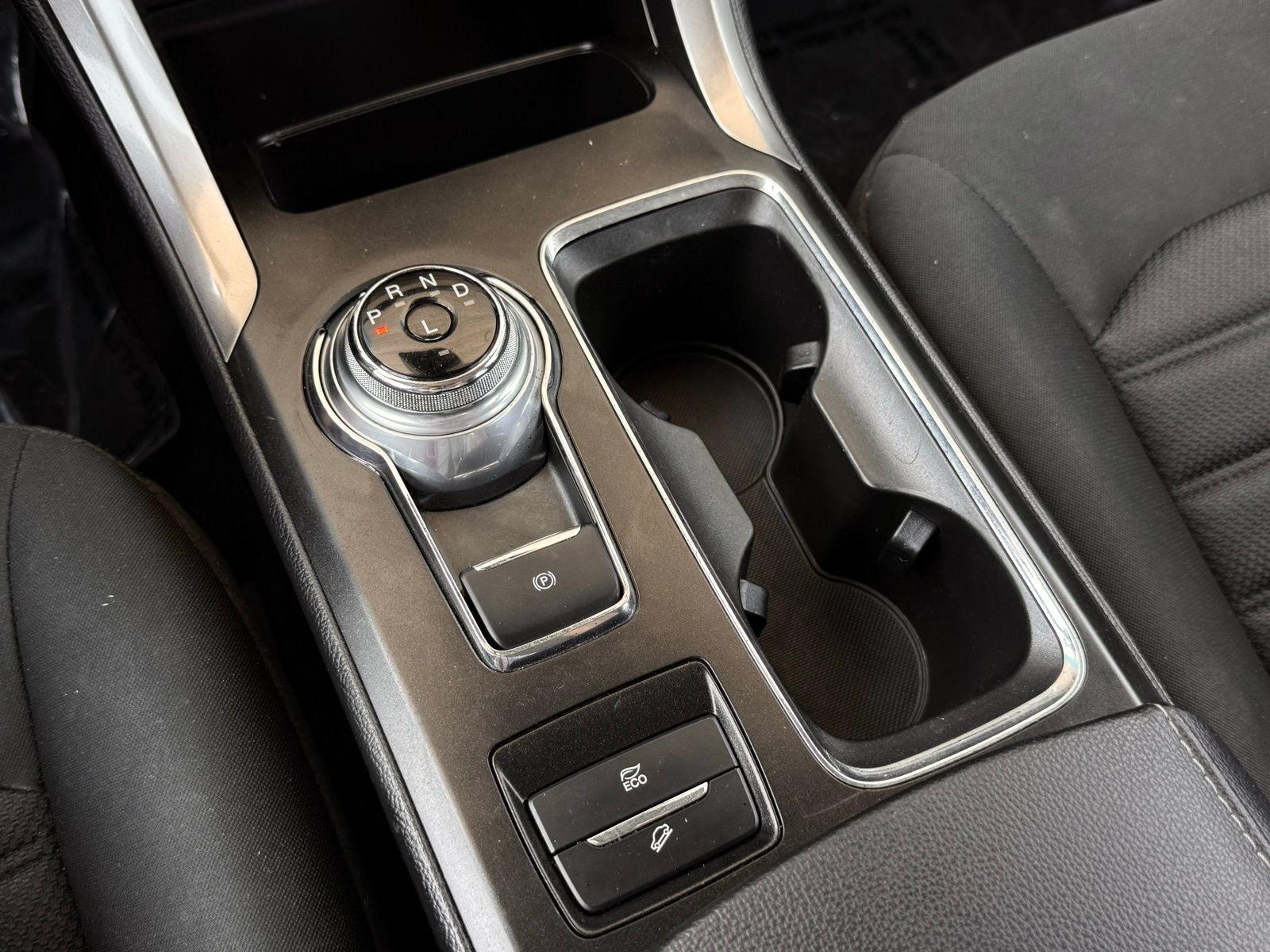 Used 2019 Ford Fusion SE FWD image 35