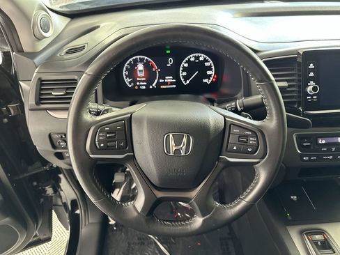Used 2025 Honda Ridgeline Sport image 14