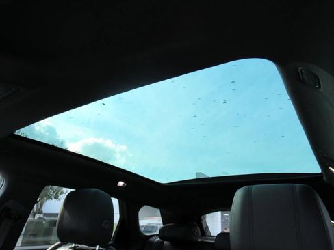 Used 2020 Land Rover Range Rover Evoque R-Dynamic S image 25