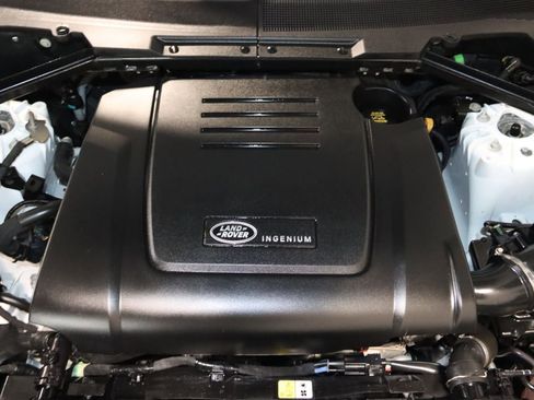 Used 2025 Land Rover Defender 110 S image 81