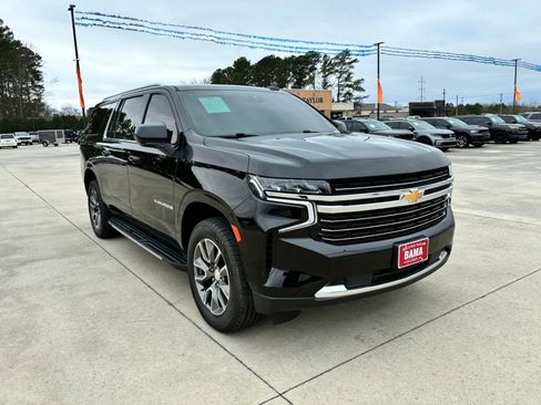 Used 2022 Chevrolet Suburban LT image 4