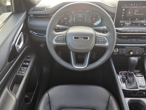 New 2026 Jeep Compass Latitude image 11