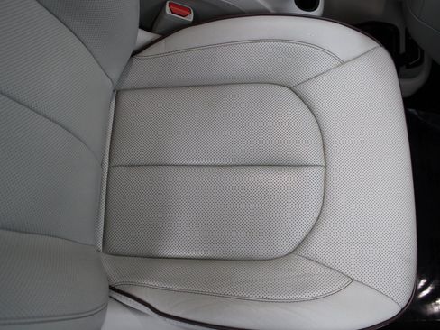 Used 2020 Chrysler Pacifica Limited image 32