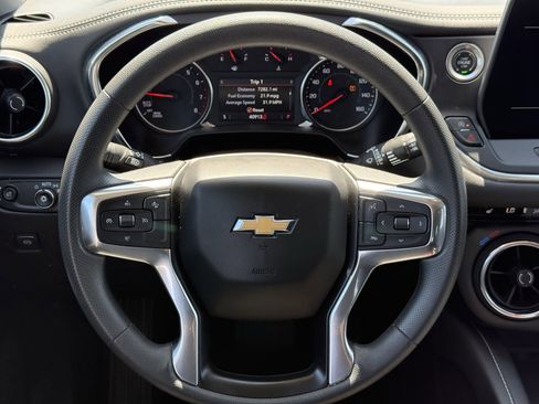 Used 2025 Chevrolet Blazer LT AWD/4WD image 16