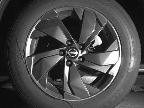 Used 2025 Nissan Rogue SV image 14