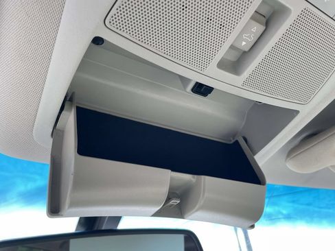 Used 2015 Nissan Pathfinder Platinum FWD image 28
