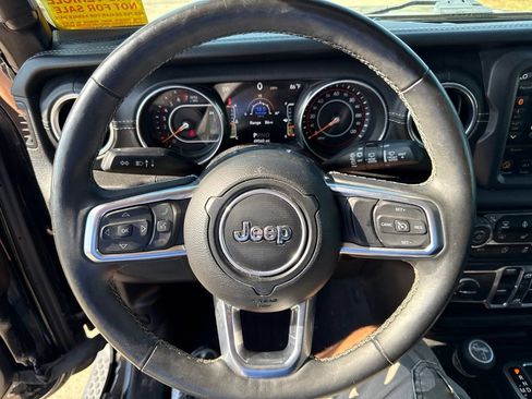 Used 2018 Jeep Wrangler Unlimited Sahara w/ Uconnect 4C Nav & Sound Group AWD/4WD image 20