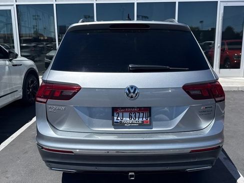 Used 2020 Volkswagen Tiguan SEL AWD/4WD image 6