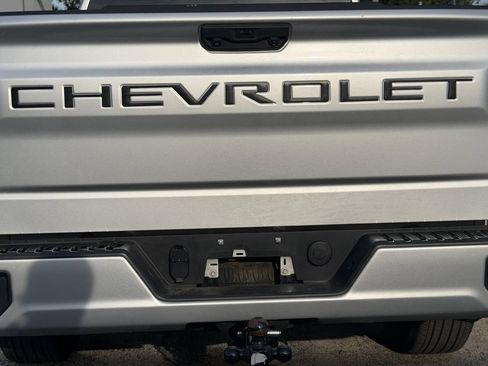 Used 2022 Chevrolet Silverado 1500 Custom RWD image 12