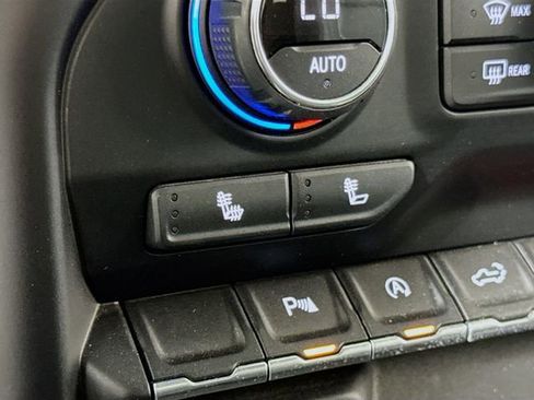 Used 2021 Chevrolet Silverado 1500 LT Trail Boss w/ Convenience Package II image 19