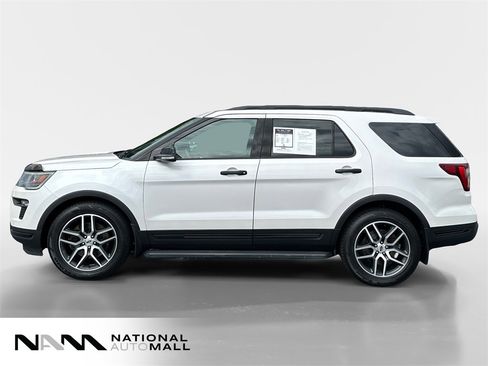 Used 2018 Ford Explorer Sport image 2