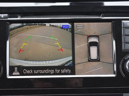 Used 2019 Nissan Rogue SV w/ Sun & Sound Touring Package image 9