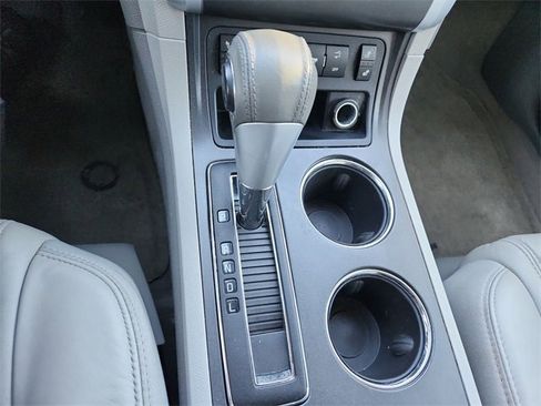 Used 2011 Chevrolet Traverse LT w/ Personal Connectivity Package image 15