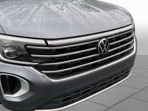 Used 2025 Volkswagen Atlas SE FWD image 29