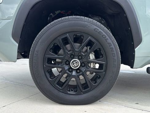 Used 2024 Toyota Tundra Limited AWD/4WD image 9