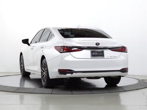 Certified 2024 Lexus ES 250 w/ Premium Package image 5