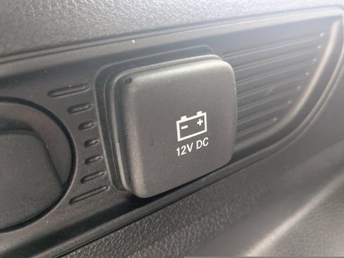 Used 2023 Jeep Grand Cherokee Limited AWD/4WD image 16