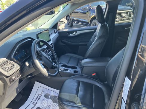 Used 2025 Ford Escape Platinum AWD/4WD image 20