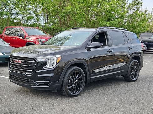 Certified 2023 GMC Terrain SLE w/ Driver Convenience Package AWD/4WD image 3