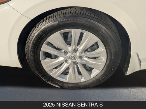 Used 2025 Nissan Sentra S image 11