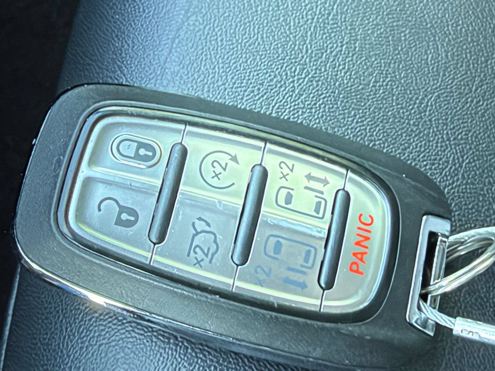 Used 2025 Chrysler Pacifica Select FWD image 26