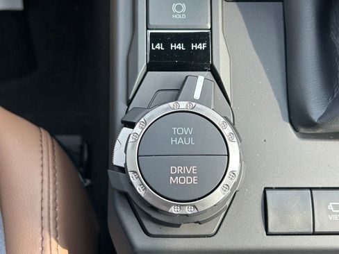 New 2026 Toyota 4Runner Limited AWD/4WD image 33