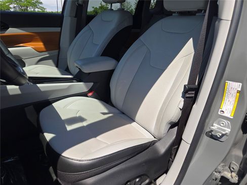 Certified 2022 Jeep Compass Limited AWD/4WD image 28