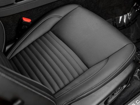 Used 2024 Land Rover Discovery Sport Dynamic SE image 28