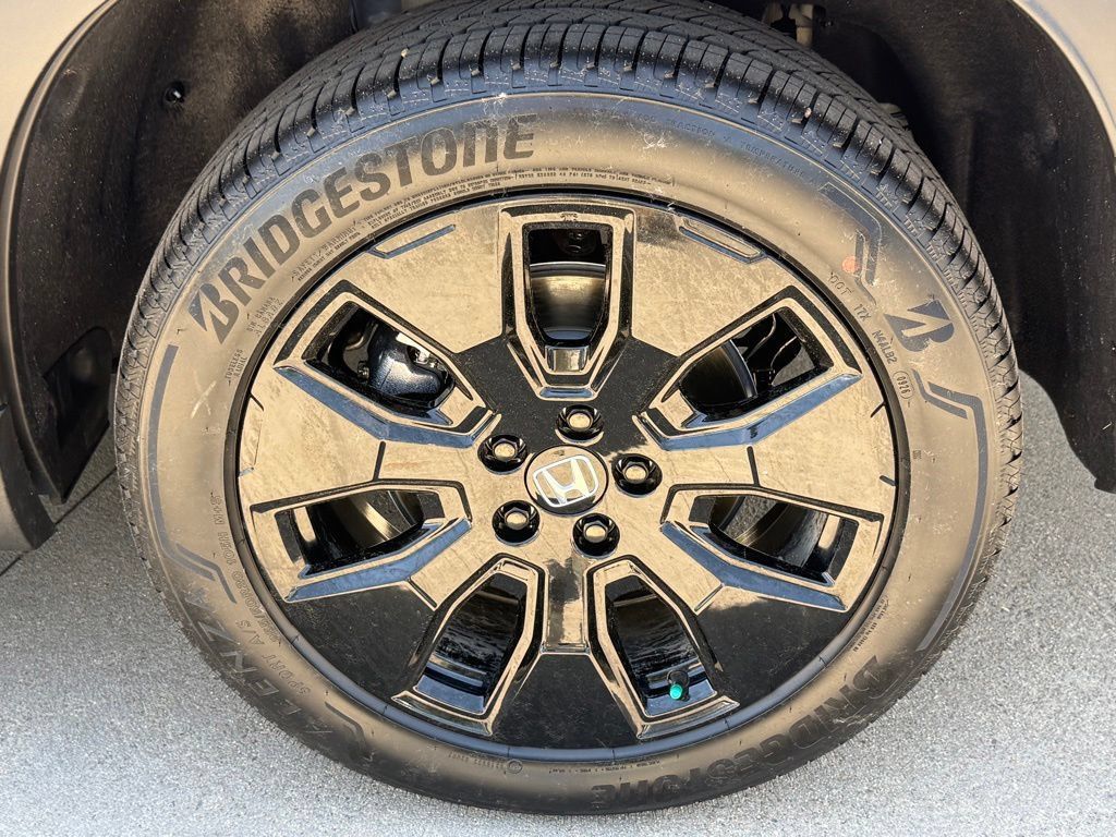 Certified 2026 Honda Pilot Black Edition image 12